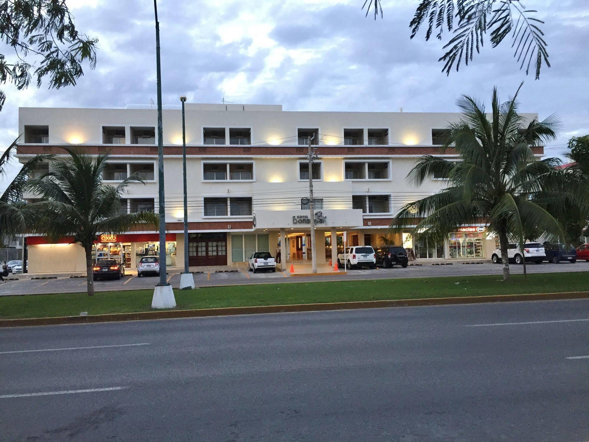 Hotel Bonampak Cancun Bagian luar foto